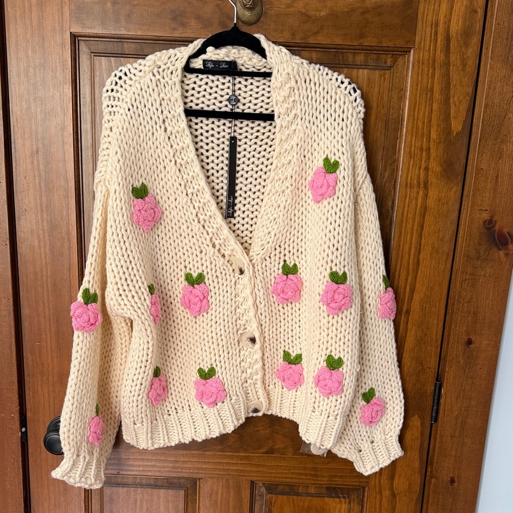 Chic Floral Knit Cardigan in Cream and Pink